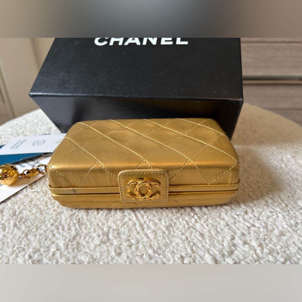 100% Authentic Chanel Classic Clutch with Tassel Quilted Gold Lambskin Leather - Picture 5 of 15